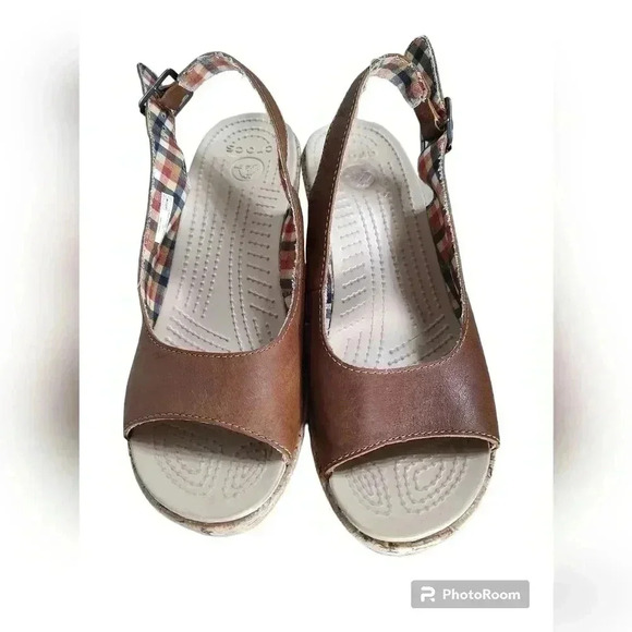 Crocs Womens A-Leigh Brown Leather Slingback Peep Toe Cork Wedge Sandals - Picture 4 of 5